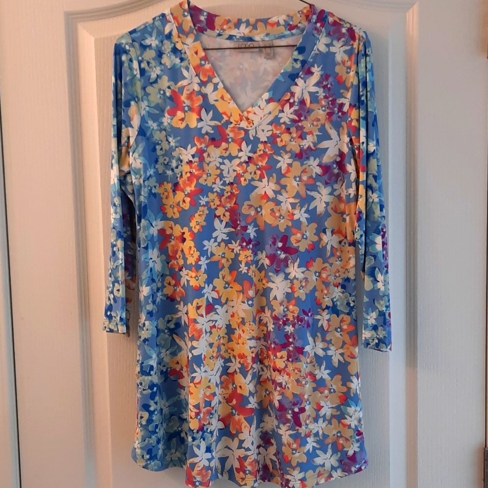 LOGO Cool Vneck Floral Tunic😮😲